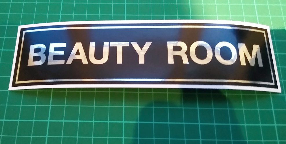 BEAUTY ROOM